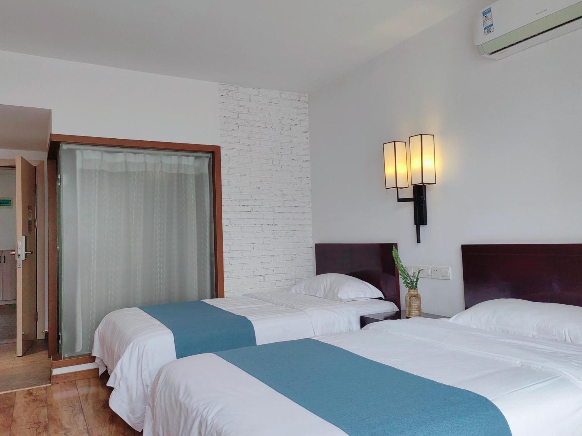 Serene Vale Inn Guilin-Free One Way Pick Up Service To High-Speed Railway Station For 2 Nights Exteriör bild