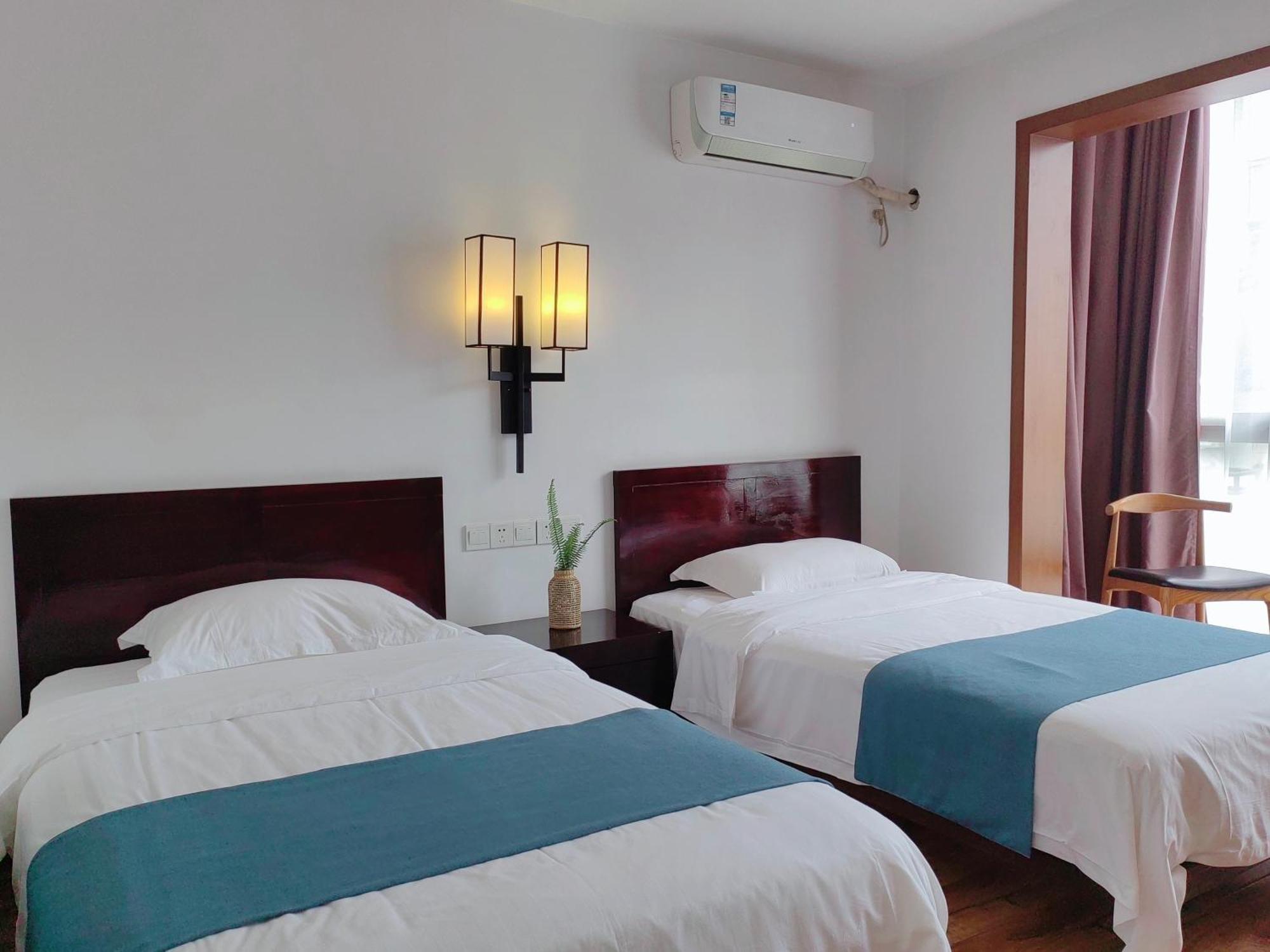 Serene Vale Inn Guilin-Free One Way Pick Up Service To High-Speed Railway Station For 2 Nights Exteriör bild