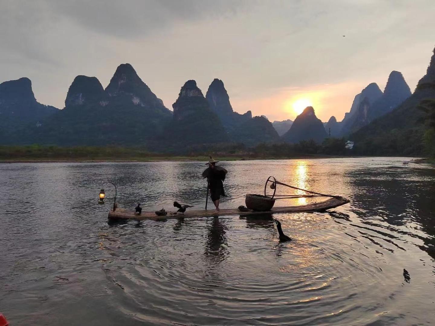 Serene Vale Inn Guilin-Free One Way Pick Up Service To High-Speed Railway Station For 2 Nights Exteriör bild