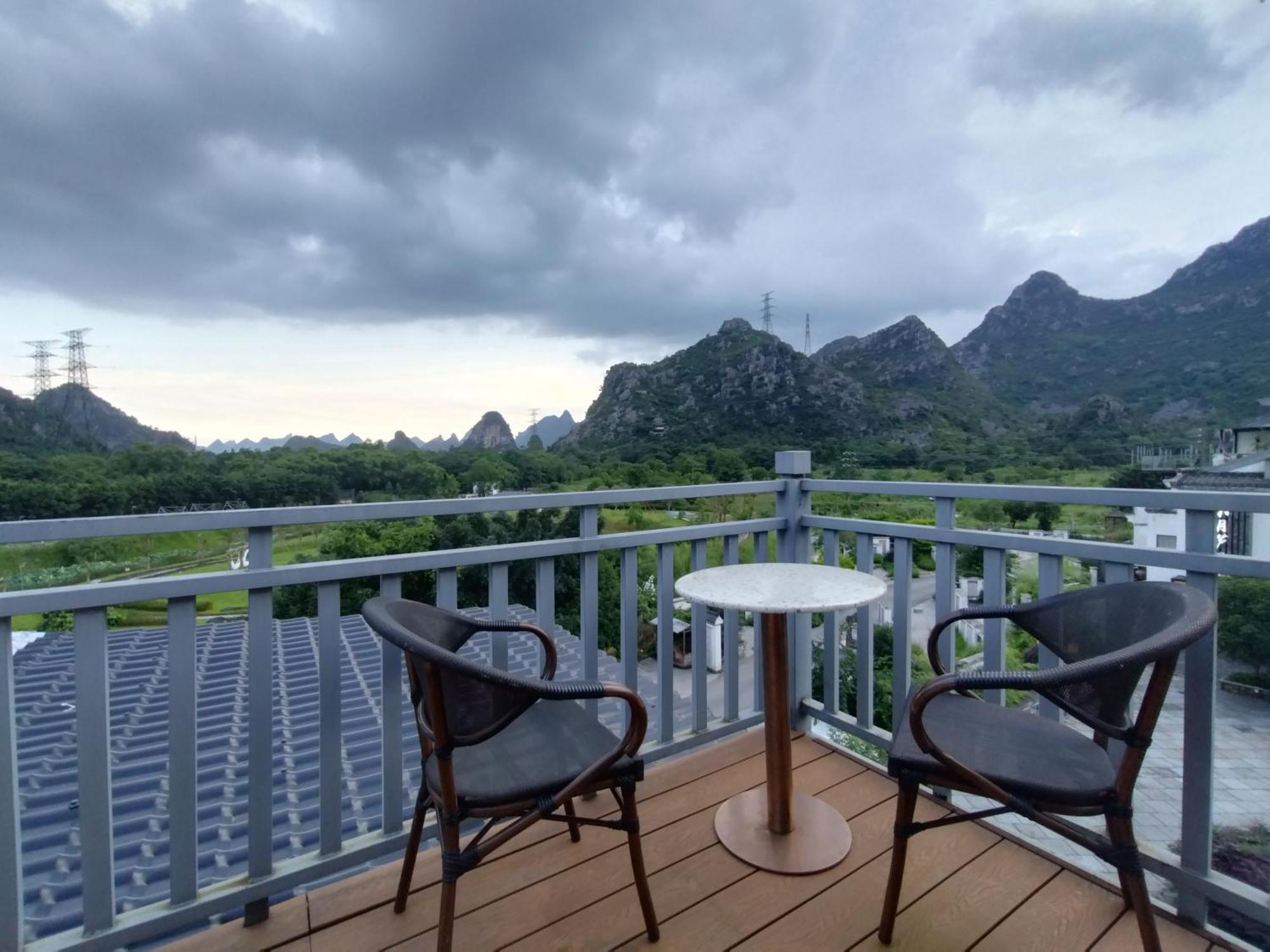 Serene Vale Inn Guilin-Free One Way Pick Up Service To High-Speed Railway Station For 2 Nights Exteriör bild