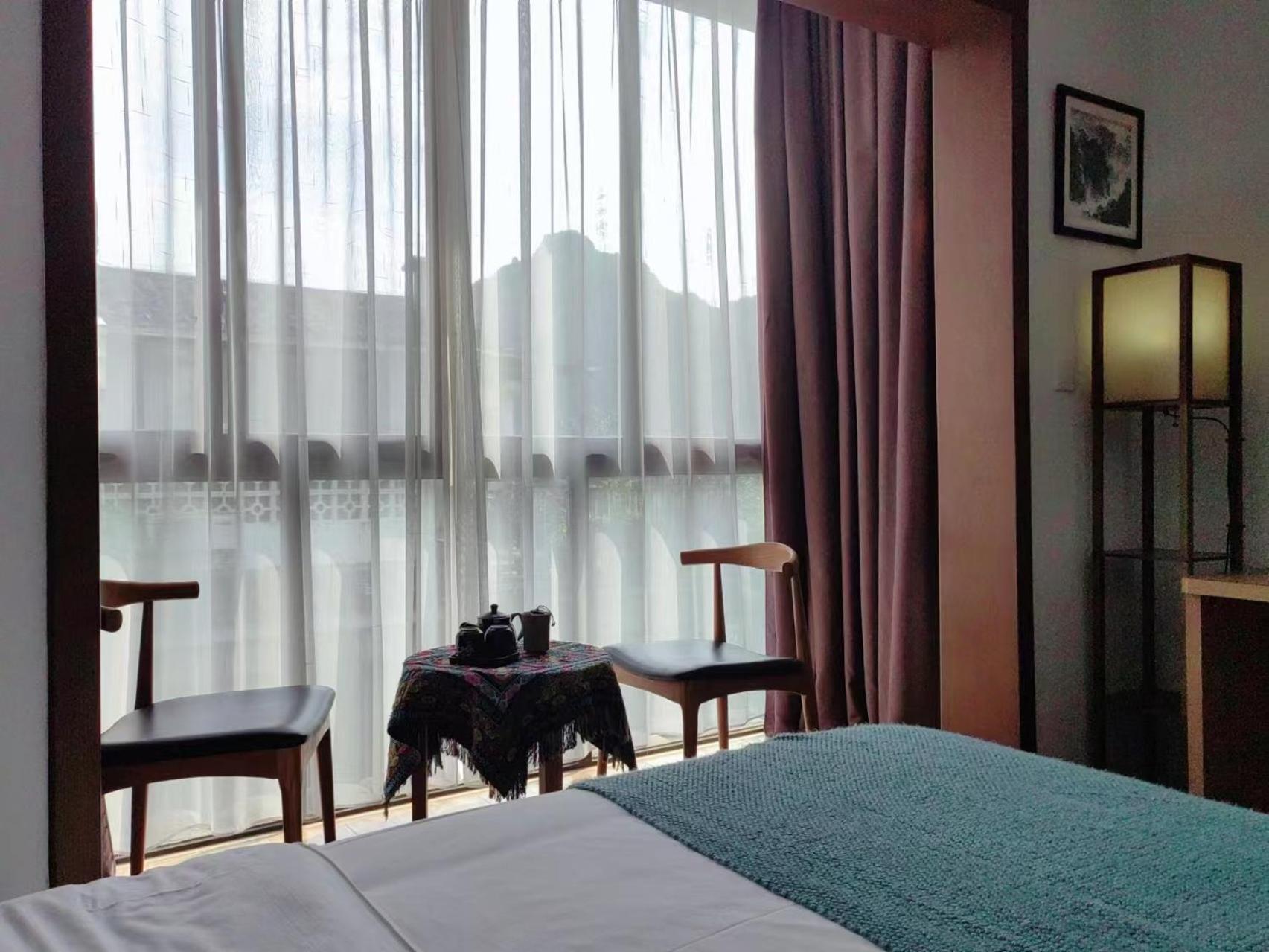 Serene Vale Inn Guilin-Free One Way Pick Up Service To High-Speed Railway Station For 2 Nights Exteriör bild