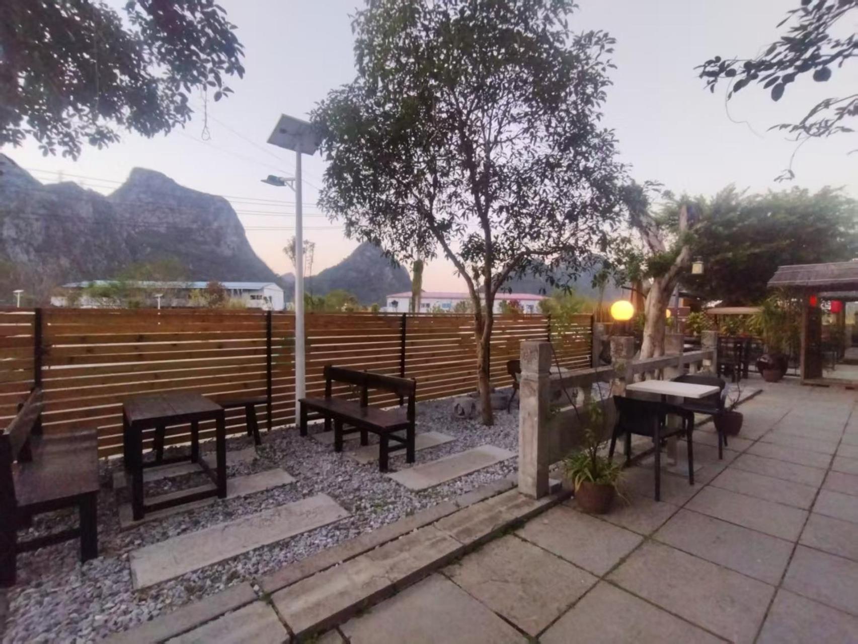 Serene Vale Inn Guilin-Free One Way Pick Up Service To High-Speed Railway Station For 2 Nights Exteriör bild