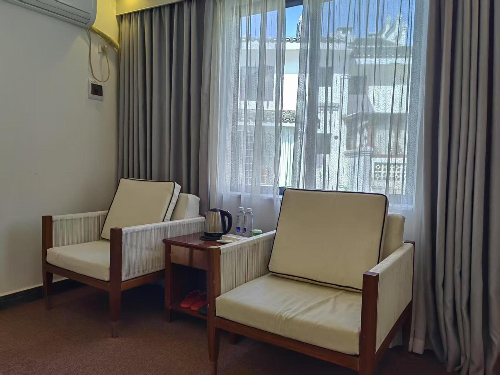Serene Vale Inn Guilin-Free One Way Pick Up Service To High-Speed Railway Station For 2 Nights Rum bild