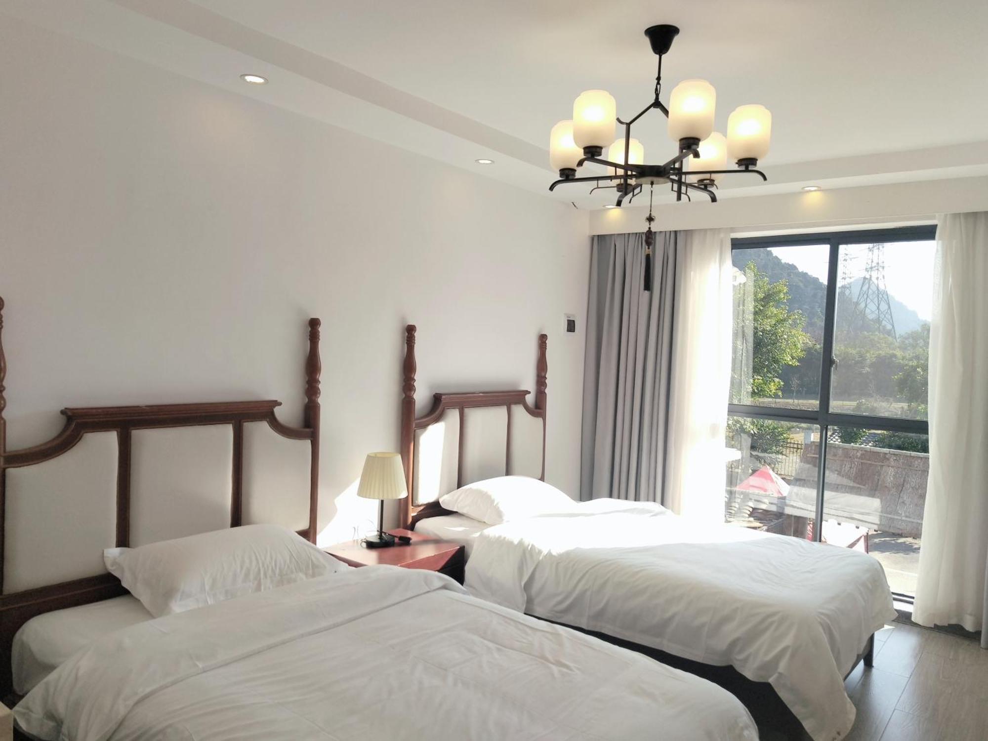 Serene Vale Inn Guilin-Free One Way Pick Up Service To High-Speed Railway Station For 2 Nights Exteriör bild