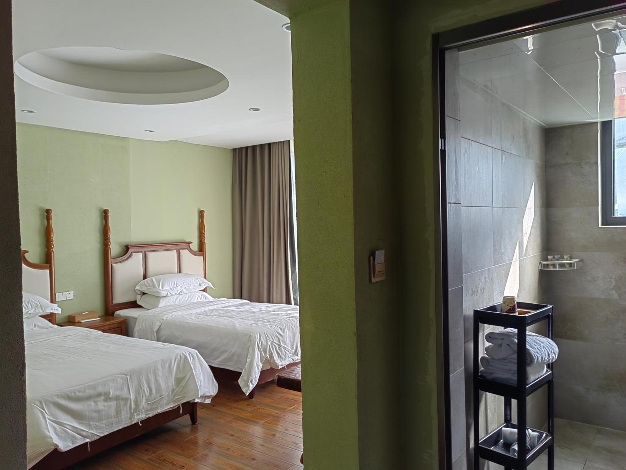 Serene Vale Inn Guilin-Free One Way Pick Up Service To High-Speed Railway Station For 2 Nights Exteriör bild